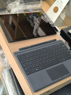 Microsoft Surface pro thumbnail 2